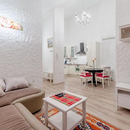 Apartments Villa Kameja Donji Okrug  Habitación foto